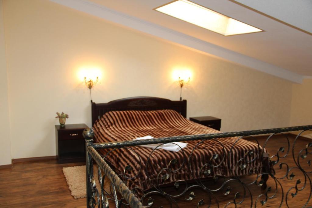 Hotel Meduza Kharkiv Chambre photo